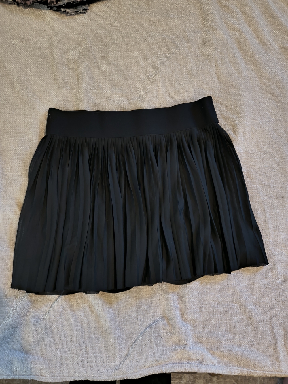 Vanilla Star Black Pleated Mini Skirt